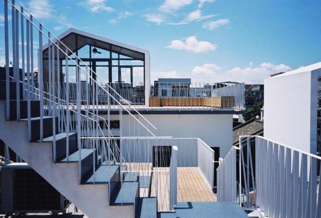 BIM建筑|众筹来的露台公共空间——新基白屋子平易近宿群 / 竖梁社建筑 BIM建筑|众筹来的露台公共空间——新基白屋子平易近宿群 / 竖梁社建筑