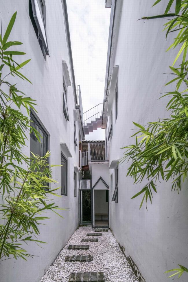 BIM建筑|众筹来的露台公共空间——新基白屋子平易近宿群 / 竖梁社建筑 BIM建筑|众筹来的露台公共空间——新基白屋子平易近宿群 / 竖梁社建筑