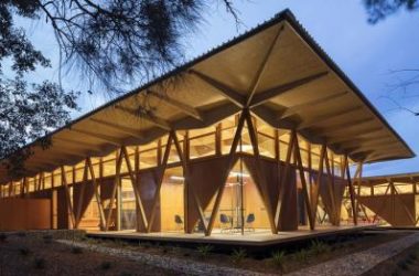 BIM建筑|通透坦荡,翘首以盼,引领立异:麦考瑞年夜学创业孵化中间 / Architectus-BIM建筑网
