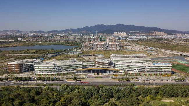BIM建筑|西塞山前的“白鹭”:上海交年夜教导团体(湖州)帕丁顿双语黉舍 / 思序设计 BIM建筑|西塞山前的“白鹭”:上海交年夜教导团体(湖州)帕丁顿双语黉舍 / 思序设计