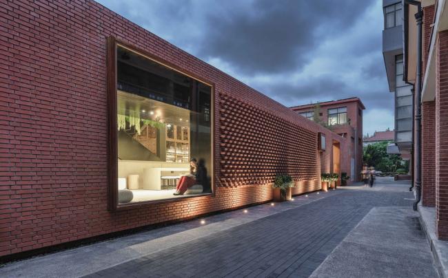 BIM建筑|在记忆与盼望之间:华东师范年夜学丽娃河畔书吧补葺 / 上海日清建筑设计 BIM建筑|在记忆与盼望之间:华东师范年夜学丽娃河畔书吧补葺 / 上海日清建筑设计