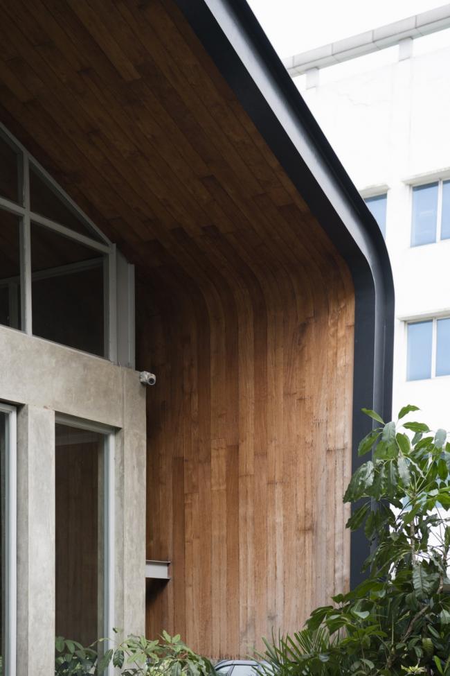 BIM建筑|条条木椽,仿佛从暗黑中涌来:植进天然的漂浮餐厅 BIM建筑|条条木椽,仿佛从暗黑中涌来:植进天然的漂浮餐厅