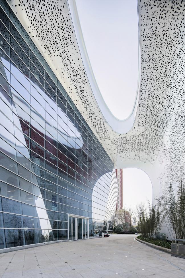 BIM建筑|宛若晶莹剔透的灯笼花瓣包裹花蕊:重庆房地产职业学院藏书楼 / 湃昂国际建筑设计参谋 BIM建筑|宛若晶莹剔透的灯笼花瓣包裹花蕊:重庆房地产职业学院藏书楼 / 湃昂国际建筑设计参谋