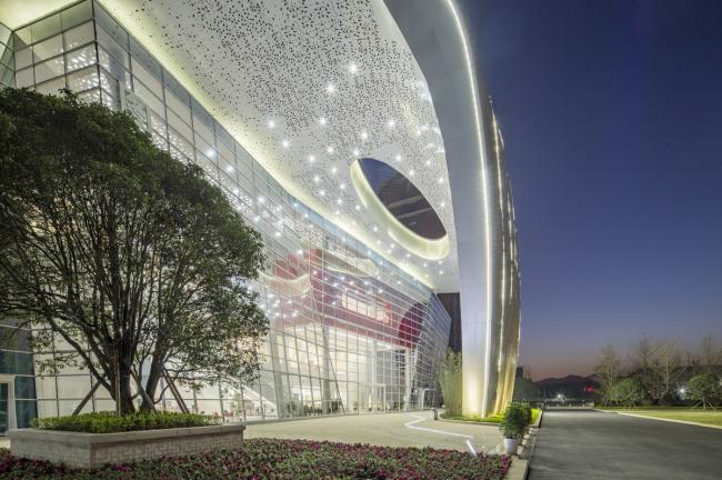 BIM建筑|宛若晶莹剔透的灯笼花瓣包裹花蕊:重庆房地产职业学院藏书楼 / 湃昂国际建筑设计参谋 BIM建筑|宛若晶莹剔透的灯笼花瓣包裹花蕊:重庆房地产职业学院藏书楼 / 湃昂国际建筑设计参谋