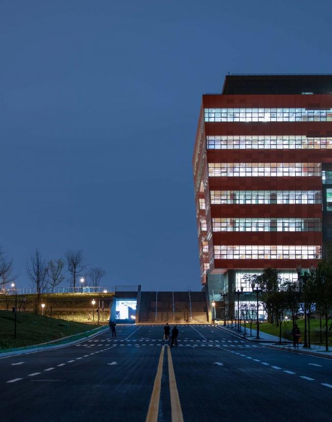 BIM建筑|沃野平原上的一盏“年夜红灯笼”:成都年夜学新藏书楼 / 中国建筑西南设计研讨院 BIM建筑|沃野平原上的一盏“年夜红灯笼”:成都年夜学新藏书楼 / 中国建筑西南设计研讨院