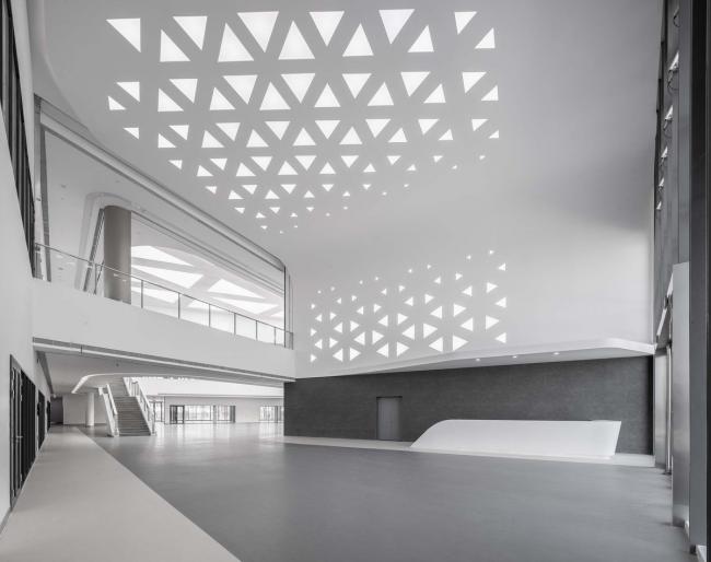BIM建筑|天高海阔,如同年夜海上翻腾的白色巨浪:如东体育中间 / 同济年夜学建筑设计研讨院 BIM建筑|天高海阔,如同年夜海上翻腾的白色巨浪:如东体育中间 / 同济年夜学建筑设计研讨院