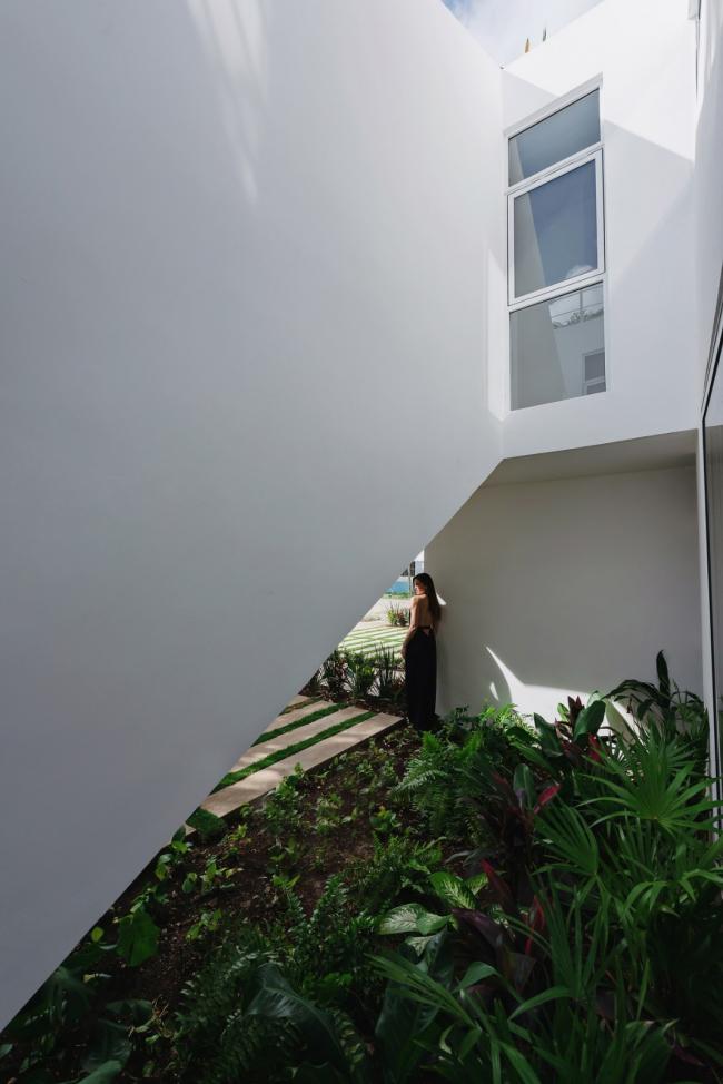 BIM建筑|索纳塔室第,应用楼梯打造交叉的公共及私家空间 / Arkham Projects BIM建筑|索纳塔室第,应用楼梯打造交叉的公共及私家空间 / Arkham Projects