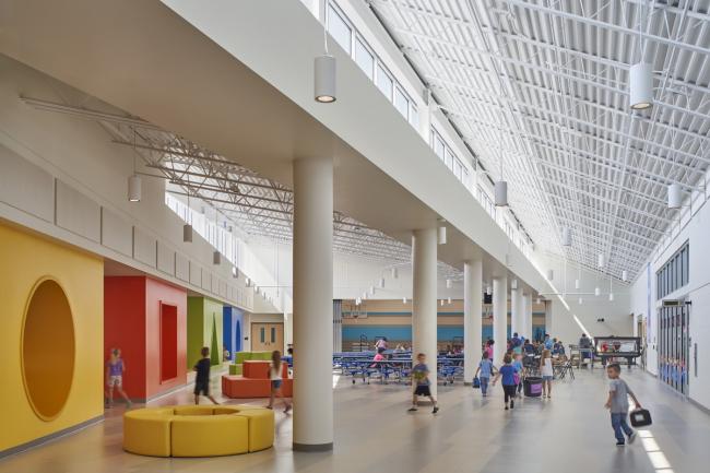 BIM建筑|开放互动,融进几何元素:罗克福德公立小学 / CannonDesign BIM建筑|开放互动,融进几何元素:罗克福德公立小学 / CannonDesign