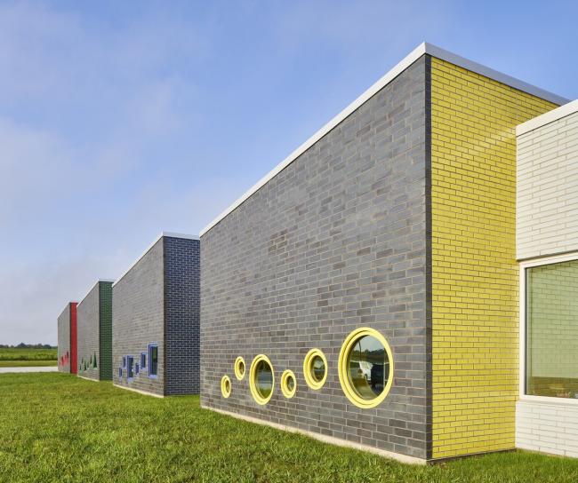 BIM建筑|开放互动,融进几何元素:罗克福德公立小学 / CannonDesign BIM建筑|开放互动,融进几何元素:罗克福德公立小学 / CannonDesign