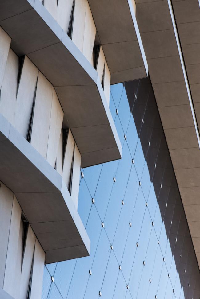 BIM建筑|倒置的冰山:ToHA 办公楼 / Ron Arad Architects BIM建筑|倒置的冰山:ToHA 办公楼 / Ron Arad Architects