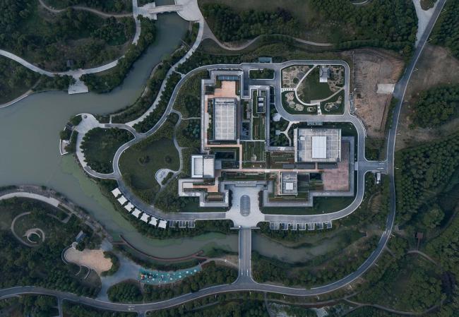 BIM建筑|消隐于天然,唐仲英基金会中国中间 / 浙江年夜学建筑设计研讨院 BIM建筑|消隐于天然,唐仲英基金会中国中间 / 浙江年夜学建筑设计研讨院