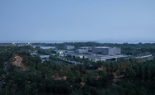 BIM建筑|消隐于天然,唐仲英基金会中国中间 / 浙江年夜学建筑设计研讨院 BIM建筑|消隐于天然,唐仲英基金会中国中间 / 浙江年夜学建筑设计研讨院