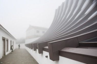 BIM建筑|原始朴实的诗意空间:葡萄酒博物馆 / Atelier 405-BIM建筑网