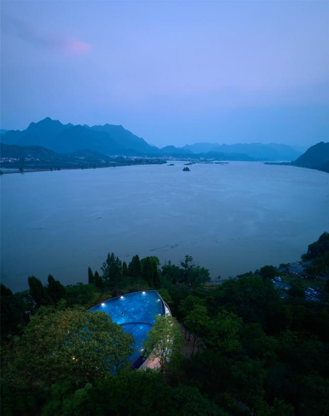 BIM建筑|星船——富春江干的空中泳池 / 中国美术学院景致建筑设计研讨总院 BIM建筑|星船——富春江干的空中泳池 / 中国美术学院景致建筑设计研讨总院
