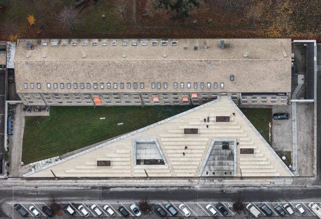 BIM建筑|发展于地面,倾斜直上:丹麦红十字会自愿者之家 / COBE BIM建筑|发展于地面,倾斜直上:丹麦红十字会自愿者之家 / COBE