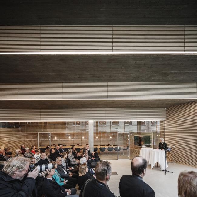 BIM建筑|发展于地面,倾斜直上:丹麦红十字会自愿者之家 / COBE BIM建筑|发展于地面,倾斜直上:丹麦红十字会自愿者之家 / COBE