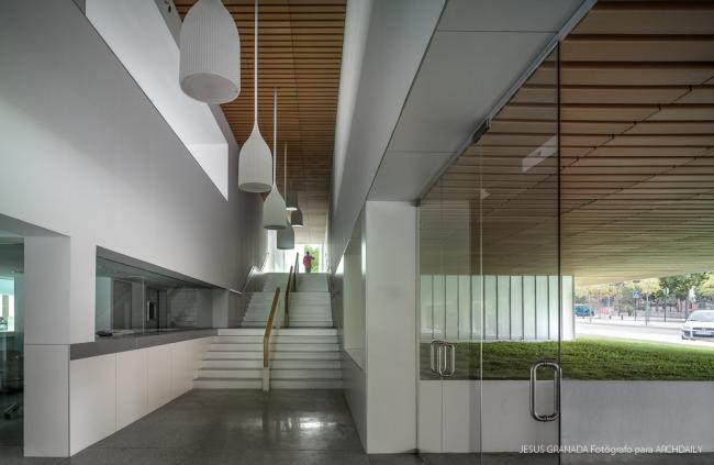 BIM建筑|如小伴侣般整洁排队:教师培训中间 / Ramón Fernández-Alonso BIM建筑|如小伴侣般整洁排队:教师培训中间 / Ramón Fernández-Alonso
