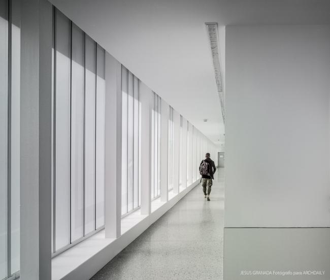 BIM建筑|如小伴侣般整洁排队:教师培训中间 / Ramón Fernández-Alonso BIM建筑|如小伴侣般整洁排队:教师培训中间 / Ramón Fernández-Alonso