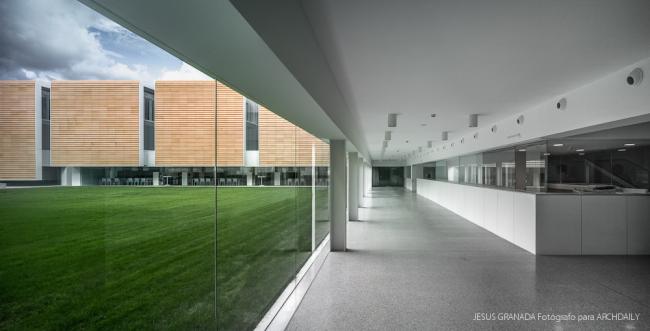 BIM建筑|如小伴侣般整洁排队:教师培训中间 / Ramón Fernández-Alonso BIM建筑|如小伴侣般整洁排队:教师培训中间 / Ramón Fernández-Alonso