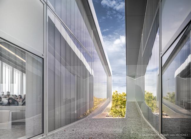 BIM建筑|如小伴侣般整洁排队:教师培训中间 / Ramón Fernández-Alonso BIM建筑|如小伴侣般整洁排队:教师培训中间 / Ramón Fernández-Alonso