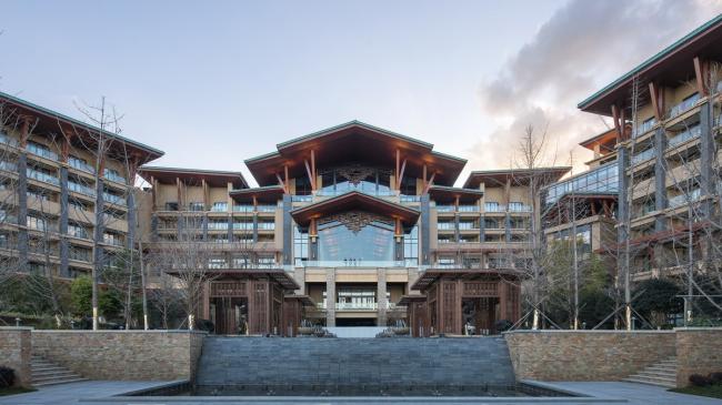 BIM建筑|享青山碧水景,彰古朴亲热貌:年夜理希尔顿酒店 / CCDI + WATG BIM建筑|享青山碧水景,彰古朴亲热貌:年夜理希尔顿酒店 / CCDI + WATG