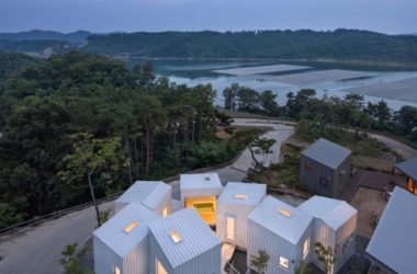 BIM建筑|碧湖之畔,丛林之间:飘浮立方体室第 / Younghan Chung Architects-BIM建筑网