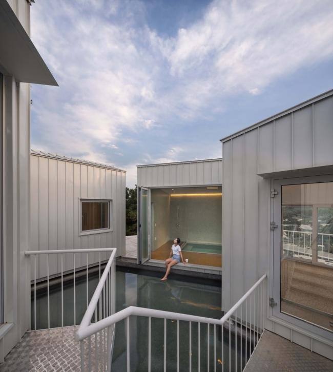 BIM建筑|碧湖之畔,丛林之间:飘浮立方体室第 / Younghan Chung Architects BIM建筑|碧湖之畔,丛林之间:飘浮立方体室第 / Younghan Chung Architects