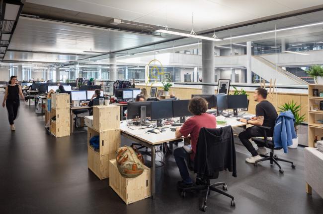 BIM建筑|如激流般肆意活动:Zalando 柏林办公总部 / HENN + Kinzo BIM建筑|如激流般肆意活动:Zalando 柏林办公总部 / HENN + Kinzo