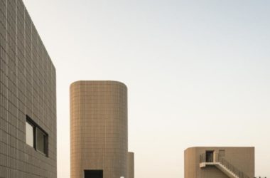 BIM建筑|奇特又慎重,如年夜山与泥土:台畜屏东农科厂 / 泽新建筑-BIM建筑网