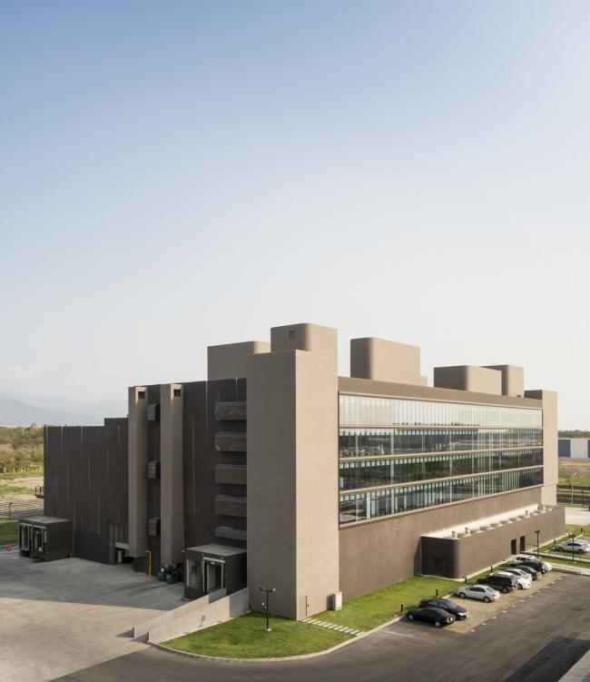 BIM建筑|奇特又慎重,如年夜山与泥土:台畜屏东农科厂 / 泽新建筑 BIM建筑|奇特又慎重,如年夜山与泥土:台畜屏东农科厂 / 泽新建筑