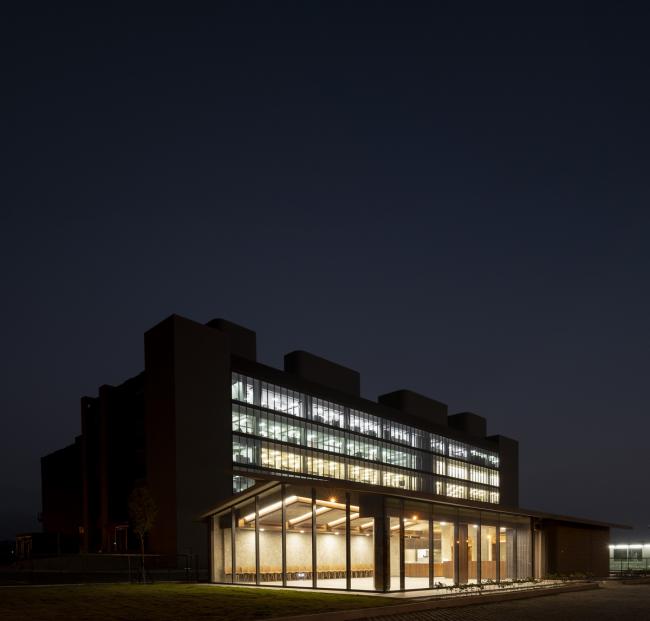 BIM建筑|奇特又慎重,如年夜山与泥土:台畜屏东农科厂 / 泽新建筑 BIM建筑|奇特又慎重,如年夜山与泥土:台畜屏东农科厂 / 泽新建筑