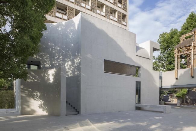BIM建筑|朴实顽皮,中西合璧:南京艺术学院-砼展厅 / 上海中森建筑与工程设计 BIM建筑|朴实顽皮,中西合璧:南京艺术学院-砼展厅 / 上海中森建筑与工程设计