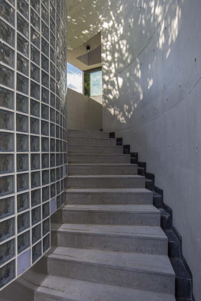 BIM建筑|朴实顽皮,中西合璧:南京艺术学院-砼展厅 / 上海中森建筑与工程设计 BIM建筑|朴实顽皮,中西合璧:南京艺术学院-砼展厅 / 上海中森建筑与工程设计