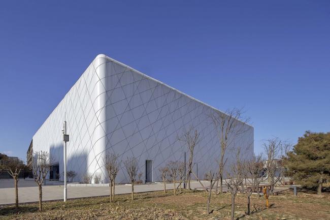 BIM建筑|银白简素,柔化边沿:邢窑遗址博物馆 / 言川建筑 BIM建筑|银白简素,柔化边沿:邢窑遗址博物馆 / 言川建筑
