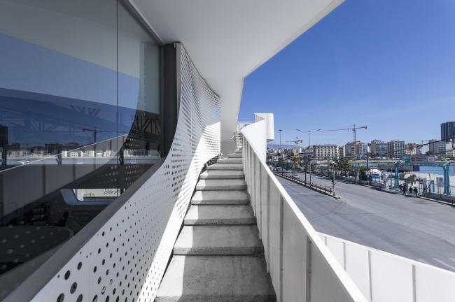 BIM建筑|波浪与白帆的奏歌:Mole药房 / KLab Architecture BIM建筑|波浪与白帆的奏歌:Mole药房 / KLab Architecture