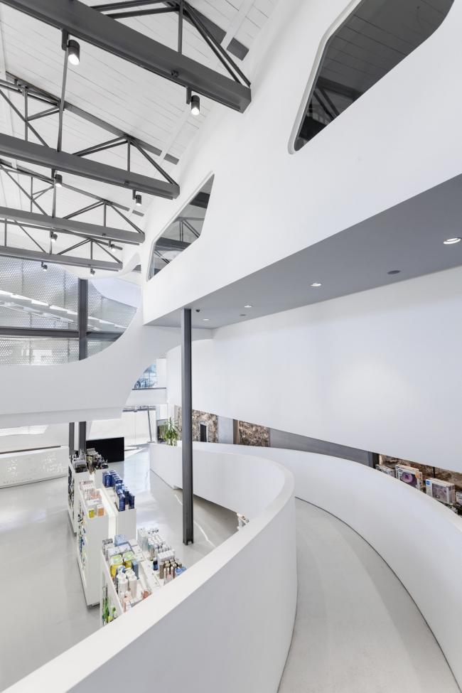 BIM建筑|波浪与白帆的奏歌:Mole药房 / KLab Architecture BIM建筑|波浪与白帆的奏歌:Mole药房 / KLab Architecture