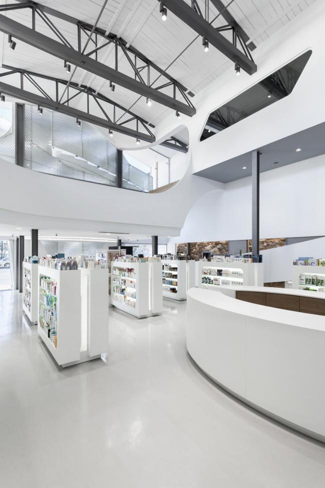 BIM建筑|波浪与白帆的奏歌:Mole药房 / KLab Architecture BIM建筑|波浪与白帆的奏歌:Mole药房 / KLab Architecture
