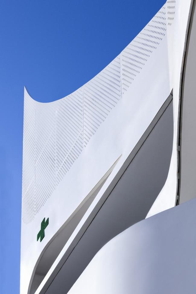 BIM建筑|波浪与白帆的奏歌:Mole药房 / KLab Architecture BIM建筑|波浪与白帆的奏歌:Mole药房 / KLab Architecture