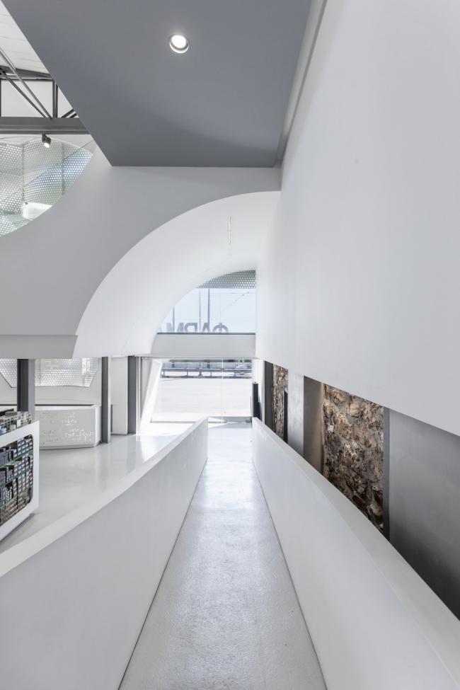BIM建筑|波浪与白帆的奏歌:Mole药房 / KLab Architecture BIM建筑|波浪与白帆的奏歌:Mole药房 / KLab Architecture
