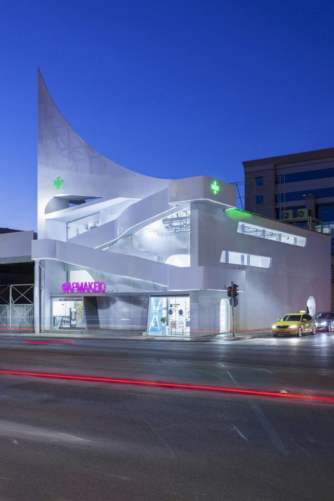 BIM建筑|波浪与白帆的奏歌:Mole药房 / KLab Architecture BIM建筑|波浪与白帆的奏歌:Mole药房 / KLab Architecture
