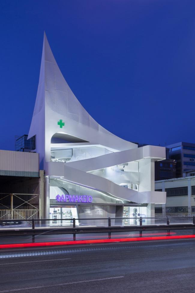 BIM建筑|波浪与白帆的奏歌:Mole药房 / KLab Architecture BIM建筑|波浪与白帆的奏歌:Mole药房 / KLab Architecture