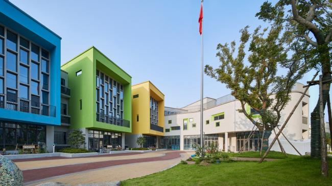 BIM建筑|杭州市成功小学从属幼儿园 / 浙江年夜学建筑设计研讨院 BIM建筑|杭州市成功小学从属幼儿园 / 浙江年夜学建筑设计研讨院