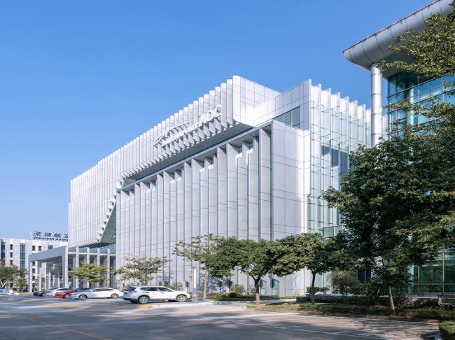 BIM建筑|是曲活动,展示科技感:广州白云国际机场综合信息年夜楼 / 武汉中合元创立筑设计 BIM建筑|是曲活动,展示科技感:广州白云国际机场综合信息年夜楼 / 武汉中合元创立筑设计