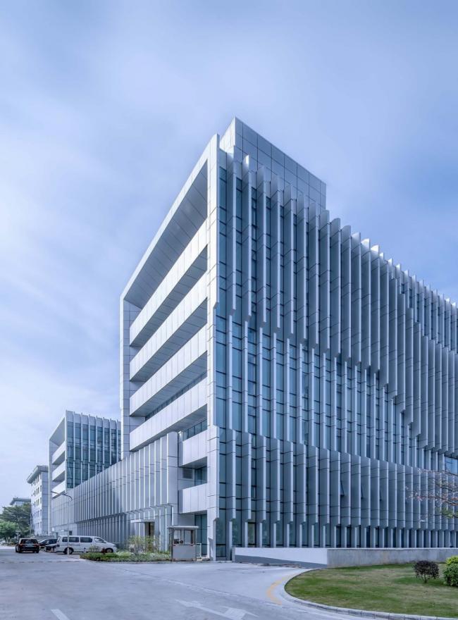 BIM建筑|是曲活动,展示科技感:广州白云国际机场综合信息年夜楼 / 武汉中合元创立筑设计 BIM建筑|是曲活动,展示科技感:广州白云国际机场综合信息年夜楼 / 武汉中合元创立筑设计