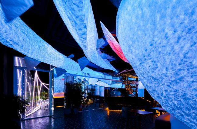 BIM建筑|光影活动的云中餐厅 / SODA建筑师事务所 BIM建筑|光影活动的云中餐厅 / SODA建筑师事务所