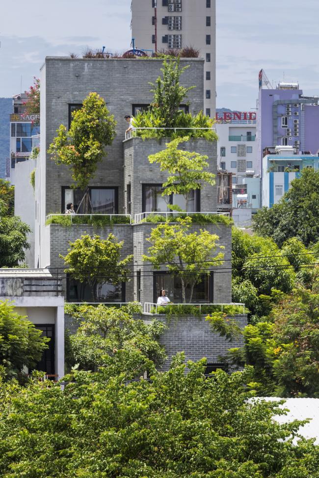 BIM建筑|安静葱茏,错落有致的梯田天台:越南花圃公寓 / Ho Khue Architects BIM建筑|安静葱茏,错落有致的梯田天台:越南花圃公寓 / Ho Khue Architects