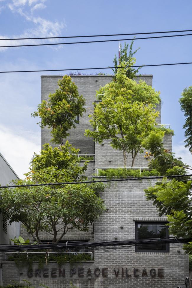 BIM建筑|安静葱茏,错落有致的梯田天台:越南花圃公寓 / Ho Khue Architects BIM建筑|安静葱茏,错落有致的梯田天台:越南花圃公寓 / Ho Khue Architects