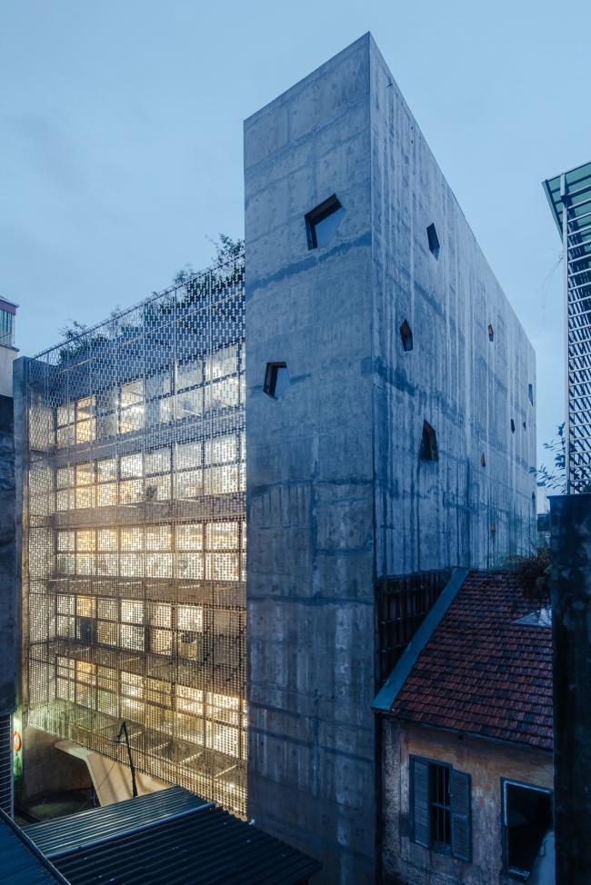 BIM建筑|OpenAsia 团体总部,两个焦点筒吊起的桥梁办公楼 / G8A Architecture & UrbanPlanning BIM建筑|OpenAsia 团体总部,两个焦点筒吊起的桥梁办公楼 / G8A Architecture & UrbanPlanning