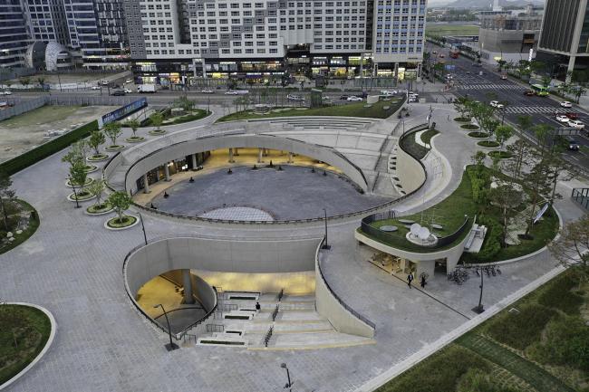 BIM建筑|流转曲线,好像衣袂飘带——麻谷中间广场 / Wooridongin Architects BIM建筑|流转曲线,好像衣袂飘带——麻谷中间广场 / Wooridongin Architects