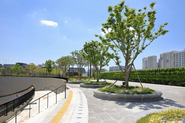 BIM建筑|流转曲线,好像衣袂飘带——麻谷中间广场 / Wooridongin Architects BIM建筑|流转曲线,好像衣袂飘带——麻谷中间广场 / Wooridongin Architects